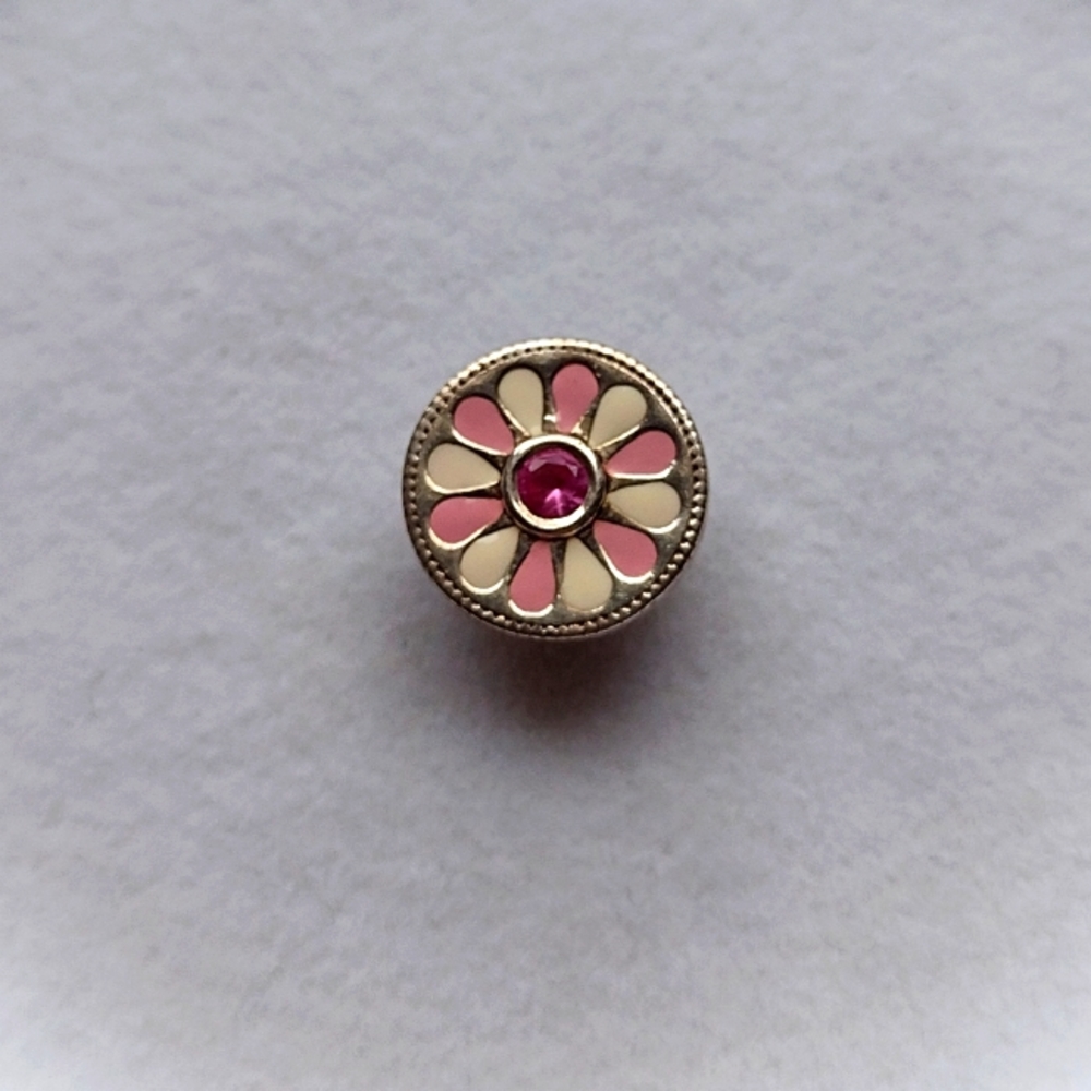 Kameleon Jewel Pop Pink and Off white Flower